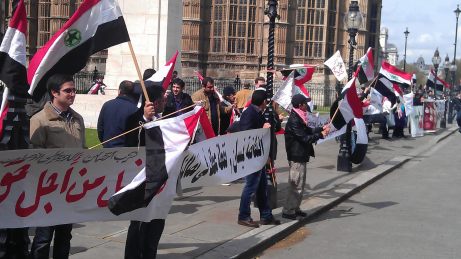 صورة لمظاهرة ابناء الجالية الاحوازية في لندن/نيسان 2012